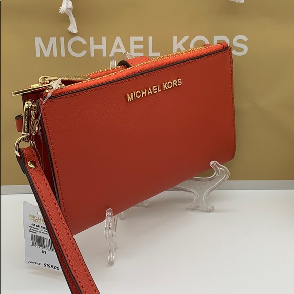 MICHAEL KORS JET SET TRAVEL LG DOUBLE ZIP WRISTLET - Picture 2 of 16